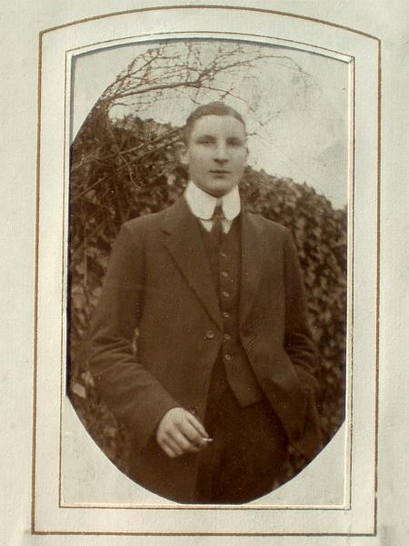 ABk50- THomas Hirst Delves b.1891 d.1912 in train accident.jpg - THomas Hirst Delves b.1891 d.1912 in train accident